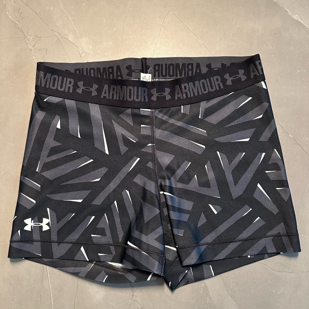 Under Armour compression short, size M